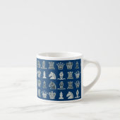 Schach-Stücke in Reihen blauer Expresso Tasse (Rechts)