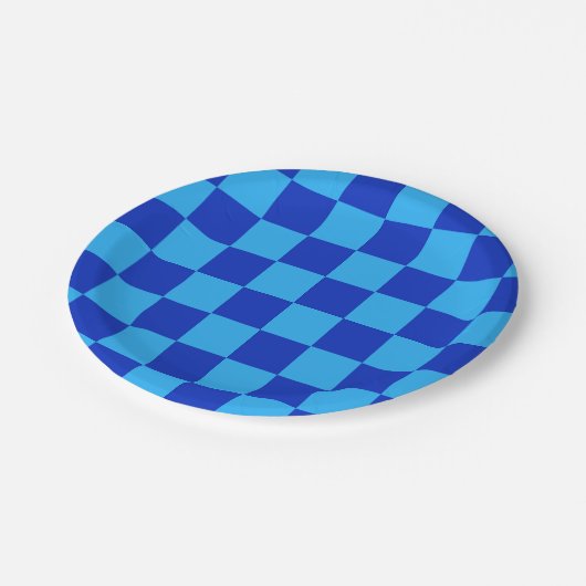 Schachbrett-Design Pappteller (Schrägansicht)