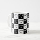 Schachbrett-Herzen Kaffeetasse (Vorderseite Links)