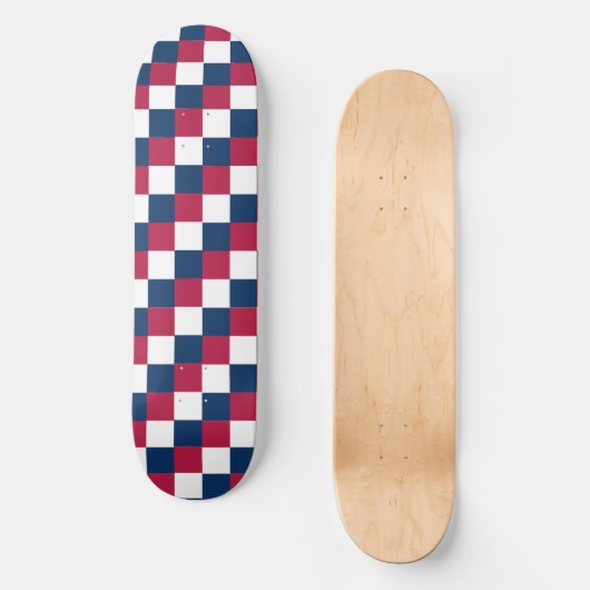 Schachbrett-Muster mit US-Flagge Skateboard (Vorderseite)