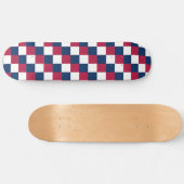 Schachbrett-Muster mit US-Flagge Skateboard (Horizontal)