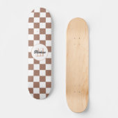 Schachbrett Quadrate Mocha-braunes Retro Monogramm Skateboard (Vorderseite)