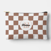 Schachbrett Quadrate Mocha-braunes Retro Monogramm Zubehörtasche (Vorderseite)