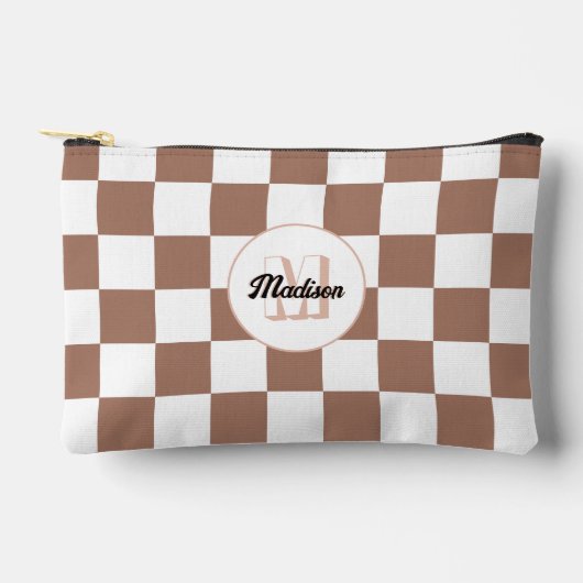 Schachbrett Quadrate Mocha-braunes Retro Monogramm Zubehörtasche (Vorderseite)