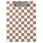 Schachbrett Quadrate mocha braunes, weißes geometr Klemmbrett (Vorderseite)