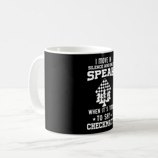 Schachbrett- und Schachfiguren Kaffeetasse (Vorderseite Links)