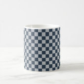 Schachbrettmuster aus schwarzem Eis Kaffeetasse (Mittel)