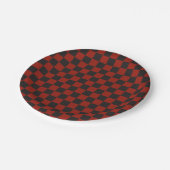 Schachbrettmuster in Schwarz und Tiefrot Pappteller (Schrägansicht)