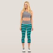 Schachbrettmuster, Schwarz und Aqua-Design Capri Leggings (Vorderseite)