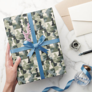 Schachfiguren Moderne grüne und weiße Camouflage Geschenkpapier