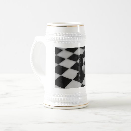 Schachkönigin Bierglas (Vorderseite Links)