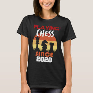 Schachspielen seit 2020 T-Shirt