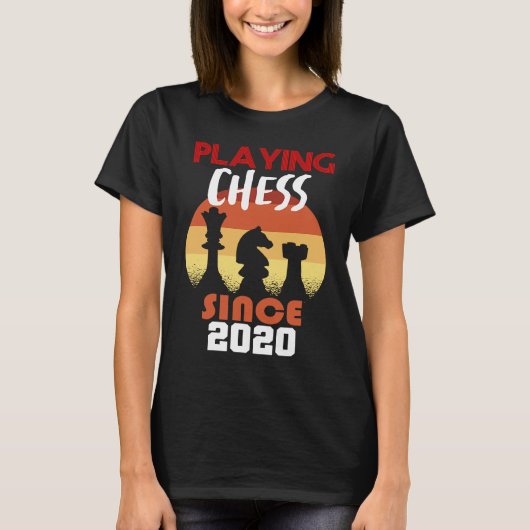Schachspielen seit 2020 T-Shirt (Vorderseite)