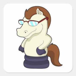 Schachstück Ritter als Pferd mit Sonnenbrille Quadratischer Aufkleber