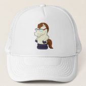 Schachstück Ritter als Pferd mit Sonnenbrille Truckerkappe (Vorderseite)