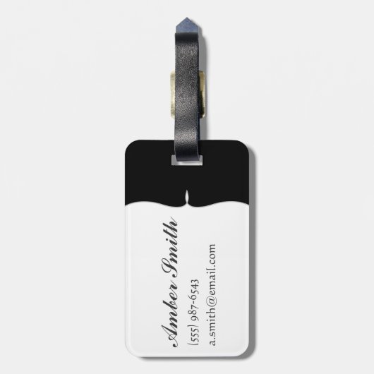 Schachstücke auf Schachbrett in Schwarzweiss Gepäckanhänger (Rückseite vertikal)