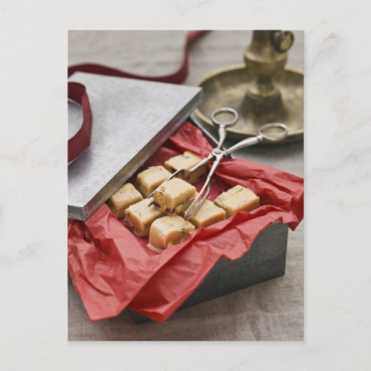 Schachtel mit Süßigkeiten Postkarte (Vorderseite)