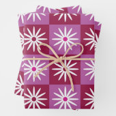 Schachtel mit weißem Hintergrund auf roter und ros Geschenkpapier Set (Beispiel)