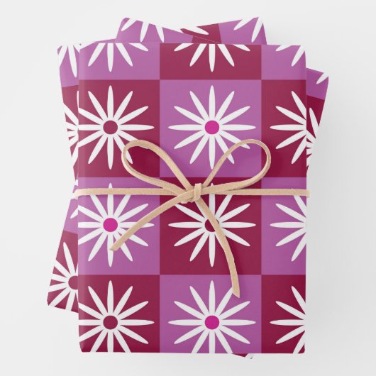 Schachtel mit weißem Hintergrund auf roter und ros Geschenkpapier Set (Beispiel)