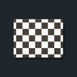 Schachtel (Schwarz und Weiß) (Muster des Schachbre Leinwanddruck<br><div class="desc">Dieses Design verfügt über eine schwarz-weiße Schachflagge, die typischerweise im Motorsport verwendet wird, um das Ziel anzuzeigen. Die Flagge wird oft mit dem Gewinner eines Rennens in Verbindung gebracht, da sie die ersten sind, die an der Schachflagge vorbeifahren. Das Muster kann auch durch ein Schachbrett beeinflusst werden, das zum Spielen...</div>