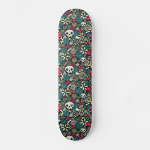 Schädel in Blume Skateboard