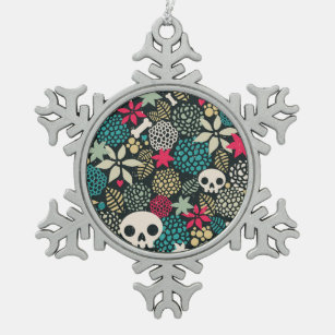 Schädel in den Blumen Schneeflocken Zinn-Ornament