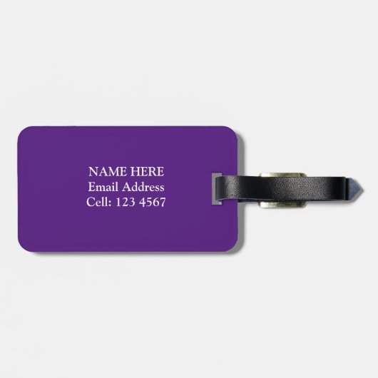 Schädel, Knochen auf königlichem lila Gepäckanhänger (Rückseite horizontal)