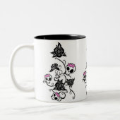 Schädel mit Bögen und Rosen Zweifarbige Tasse (Links)