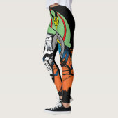 Schädel mit dem langen Haar, grüner Kappe und Leggings (Links)