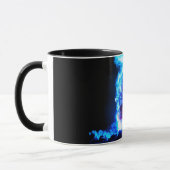 Schädel mit der Tasse der blauen Flammen (Links)