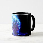 Schädel mit der Tasse der blauen Flammen (VorderseiteRechts)
