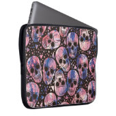 Schädel mit polygonalen Ornamenten. Halloween. nah Laptopschutzhülle (Vorne Rechts)