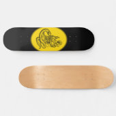 Schädel - Teufelsköpfe mit Schlange Skateboard (Horizontal)