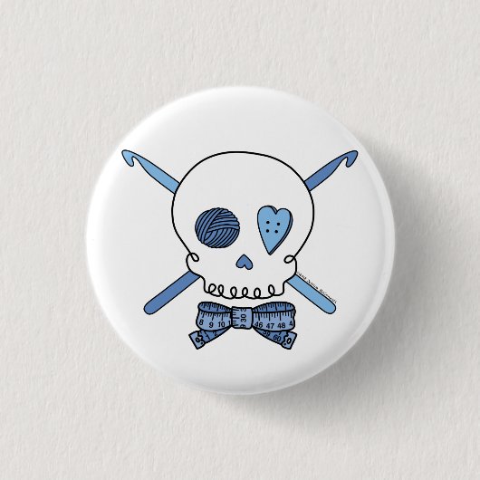 Schädel-u. Häkelarbeit-Haken (blau) Button (Vorderseite)