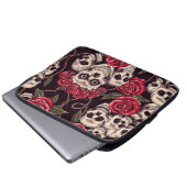 Schädel u. Rosen Laptopschutzhülle (Vorne Knopf)