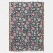 Schädel und Herzen auf schwarzem Hintergrund Decke (Vorderseite Vertikal)