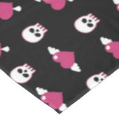 Schädel und Herzen Tischdecke (Schrägansicht)