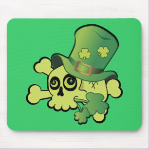Schädel und Kleeblätter Mousepad