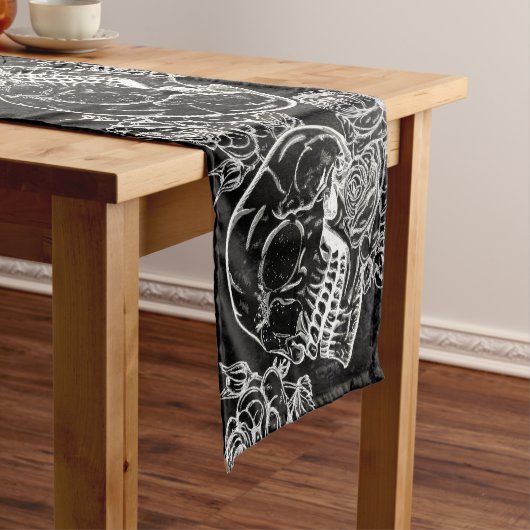 Schädel und Rose | Gothic Glam Funky Grunge Kurzer Tischläufer (Beispiel)