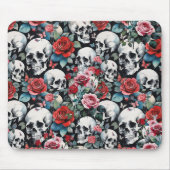 Schädel und Rote Rosen mit Schmetterlingen Mousepad (Vorne)