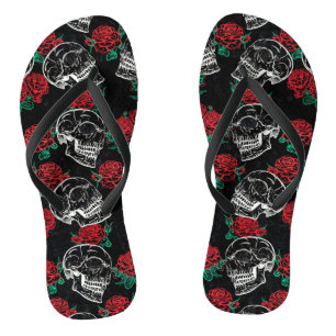 Schädel und Rote Rosen   Modern Gothic Glam Grunge Badesandalen