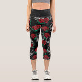 Schädel und Rote Rosen | Modern Gothic Glam Grunge Capri Leggings (Vorderseite)