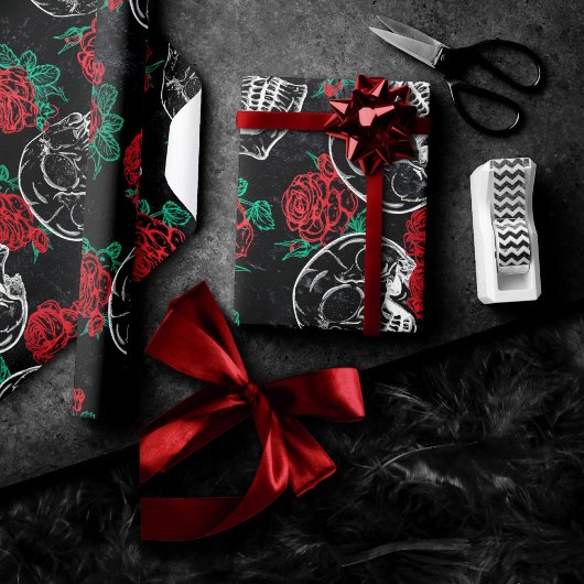 Schädel und Rote Rosen | Modern Gothic Glam Grunge Geschenkpapier