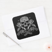 Schädel und Sterne mit Rose und überquerten Kanone Quadratischer Aufkleber (Umschlag)