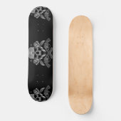 Schädel und Sterne mit Rose und überquerten Kanone Skateboard (Vorderseite)