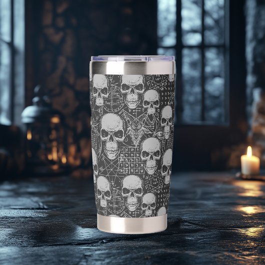 Schädel und Symbol gotisches Design Thermobecher