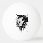 Schädelkopf mit schwarzer Drachetätowierungskunst Tischtennisball (Rückseite)