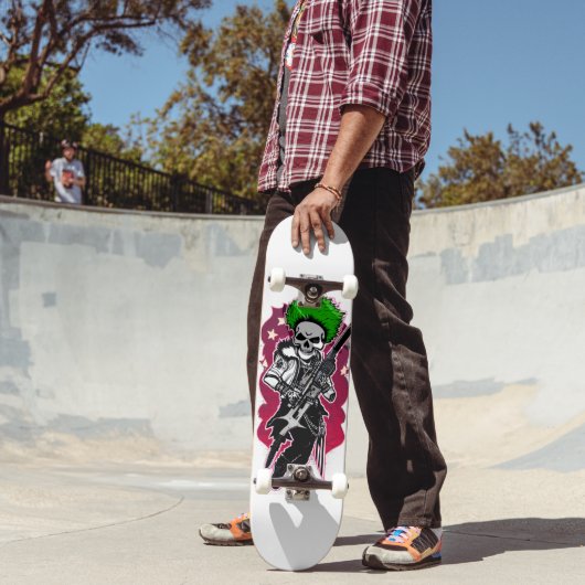 Schädelsoldat mit grünem Haar Skateboard (Außenbereich 2)