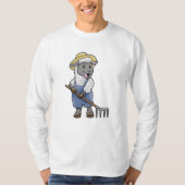 Schafe als Bauer mit Rake & Hat T-Shirt (Vorderseite)