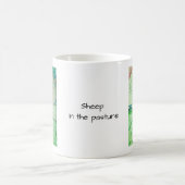 Schafe auf der Weide Kaffeetasse (Mittel)